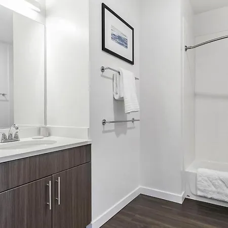 Landing At The Hayworth - 2 Bedrooms In Westside